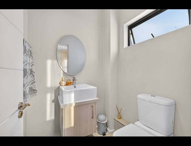 4 BEDROOM HOUSE FOR SALE IN LONEHILL